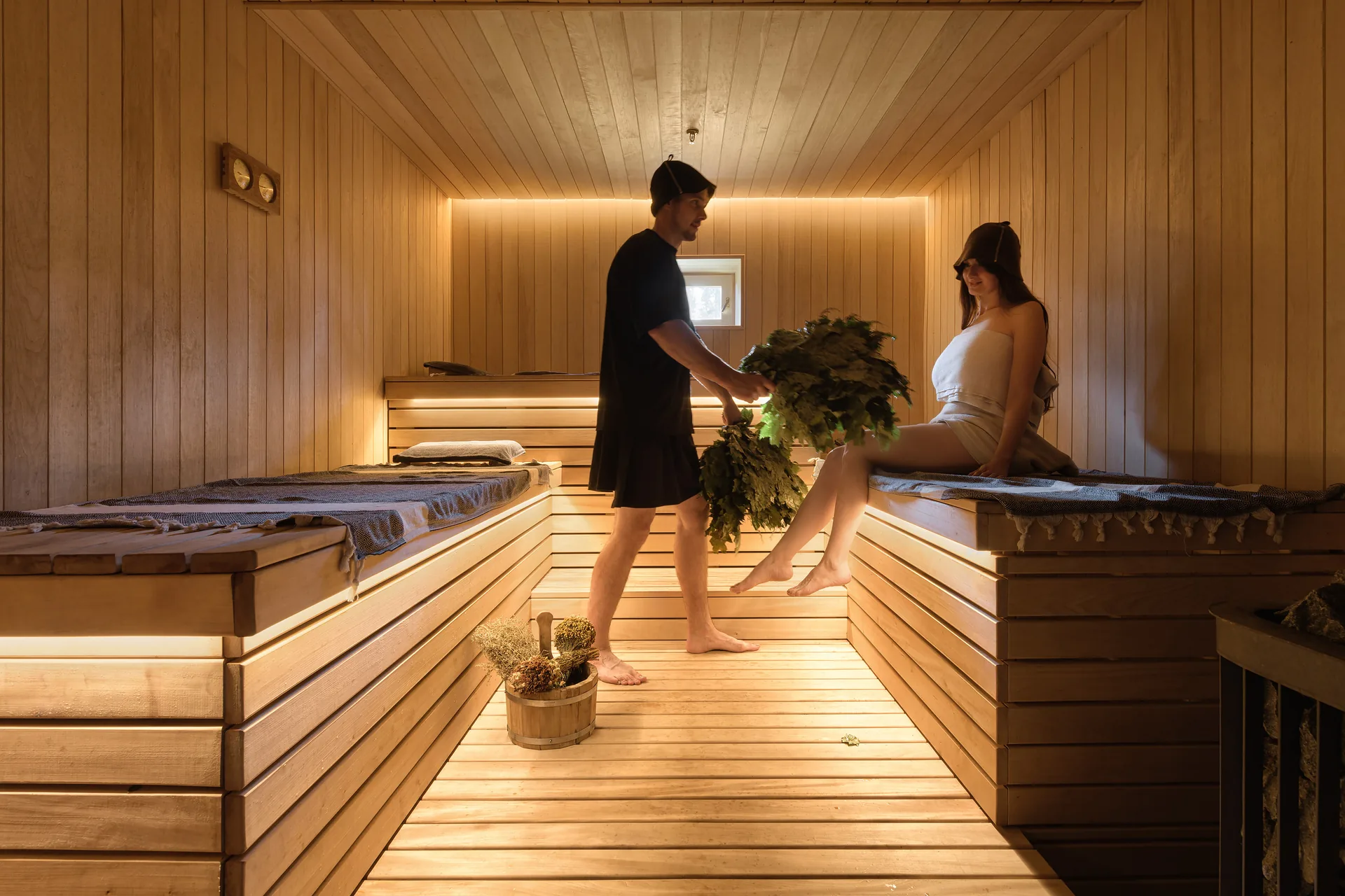A Scandi Club bathing ritual with a master